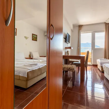 Evropa Lux Apartments Boreti Exterior photo