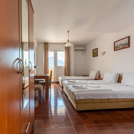 Evropa Lux Apartments Boreti Exterior photo