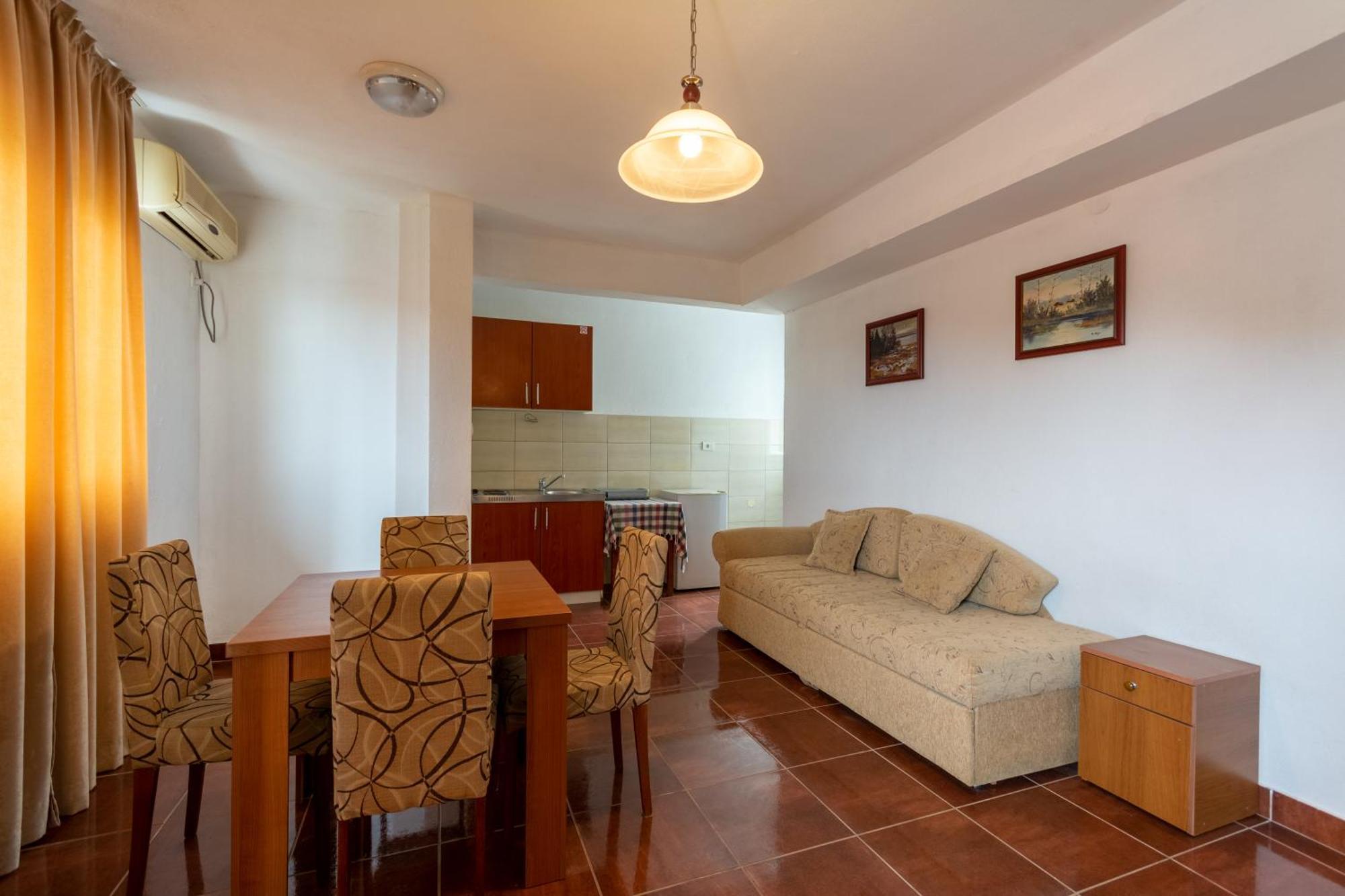 Evropa Lux Apartment *