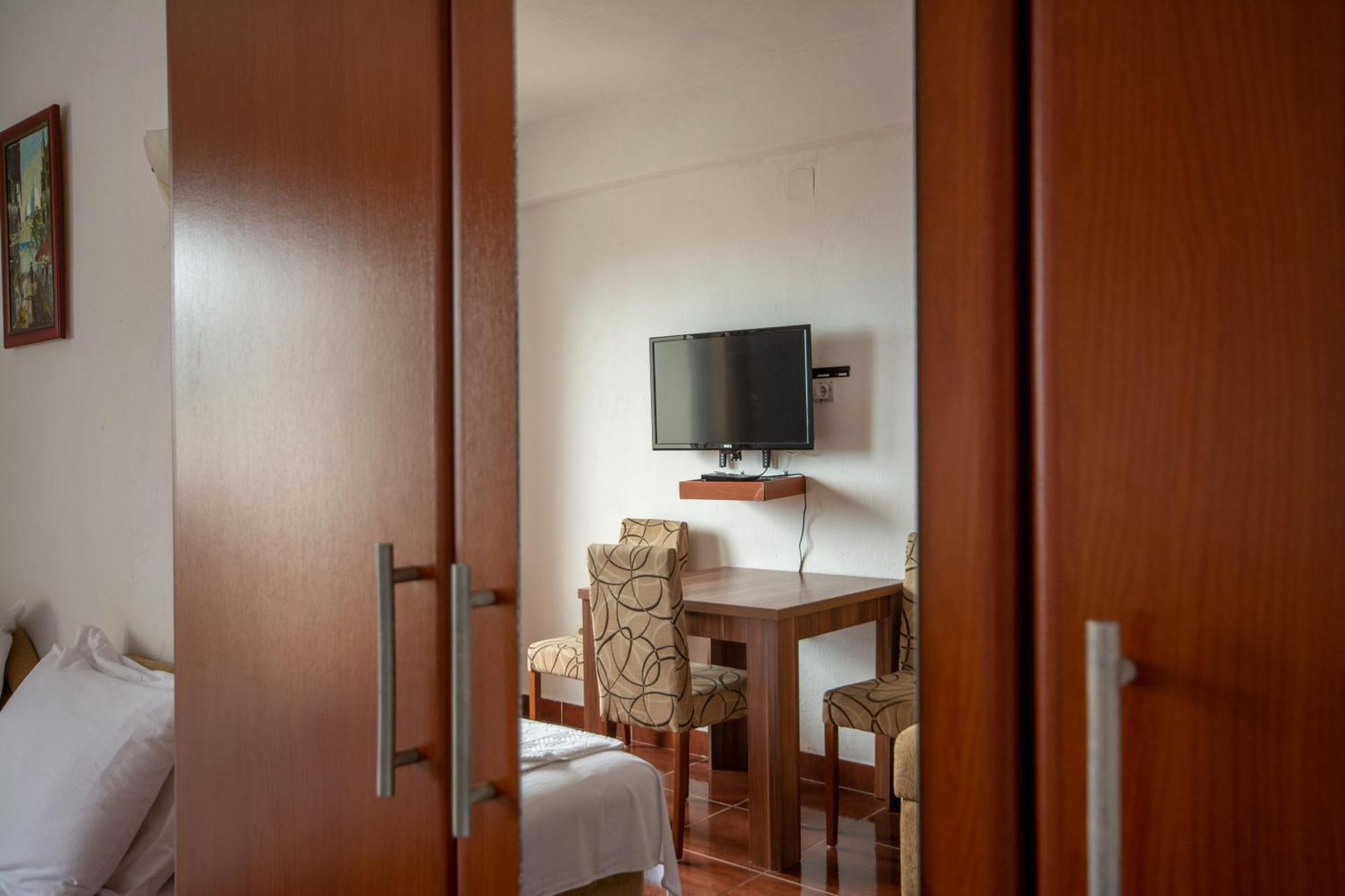 Evropa Lux Apartment *