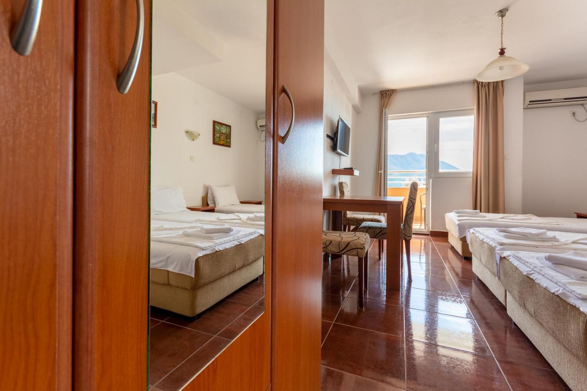 Evropa Lux Apartment *
