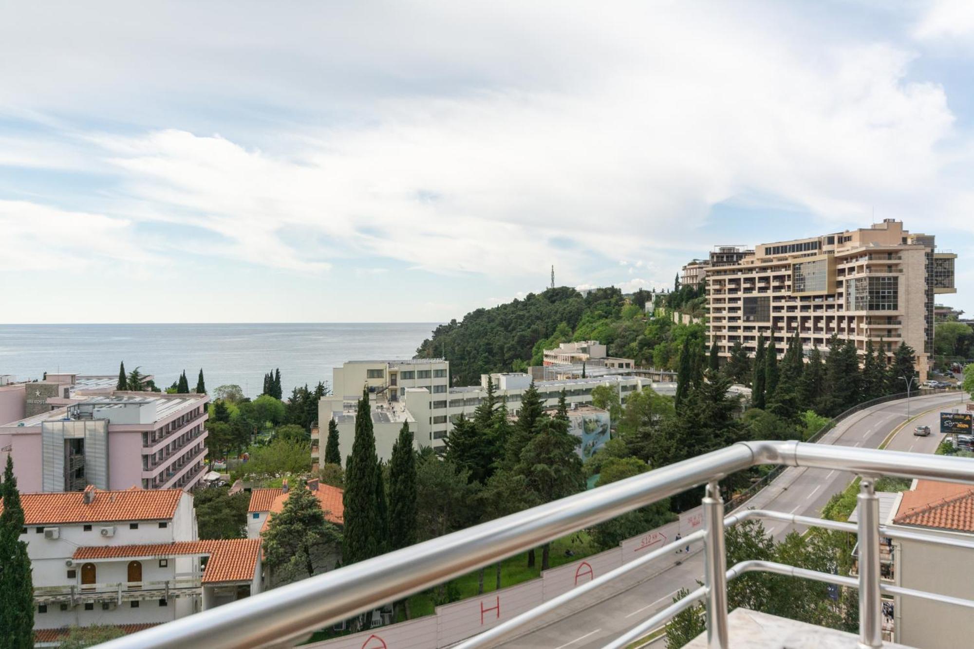 Evropa Lux Apartment *