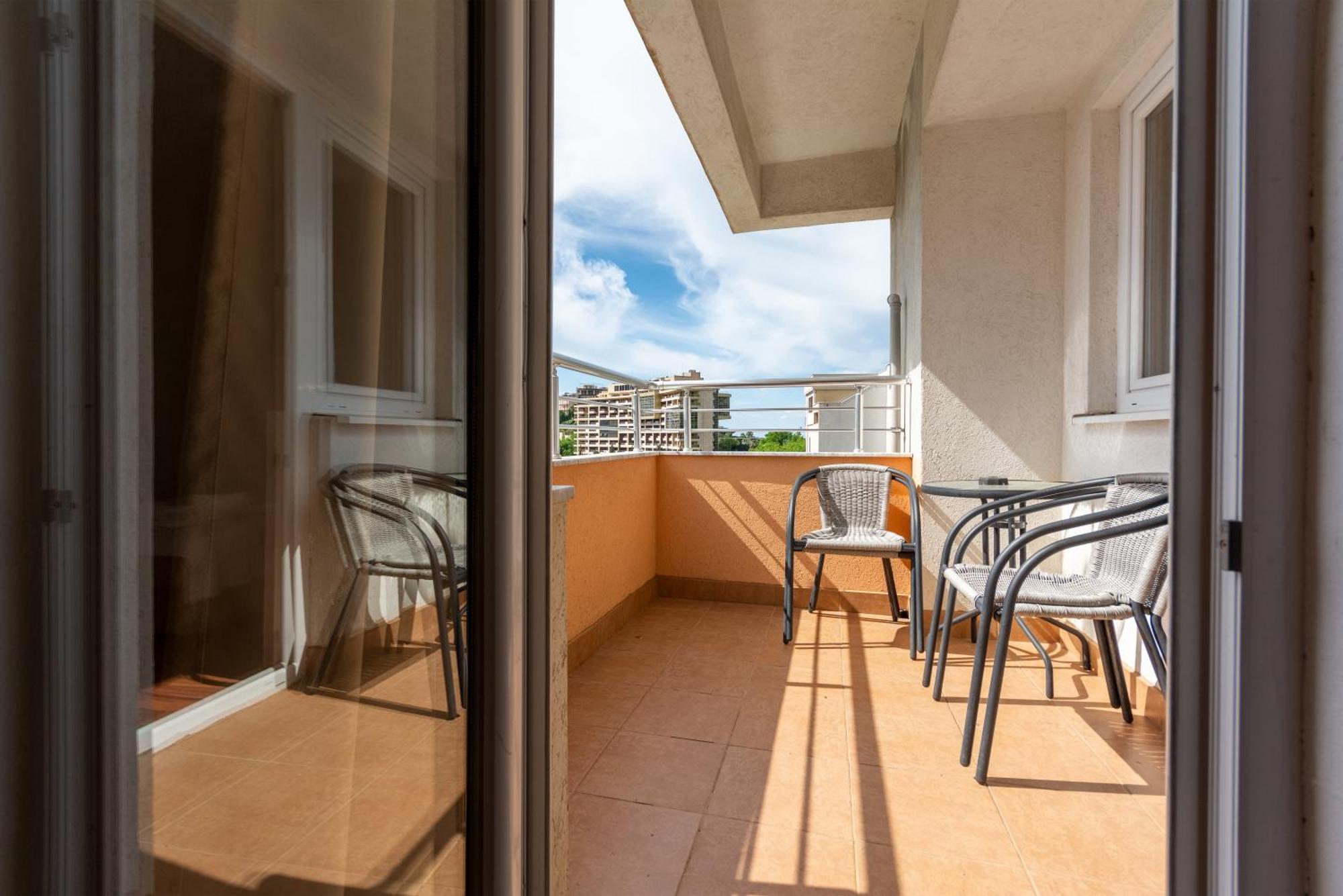 Evropa Lux Apartment *